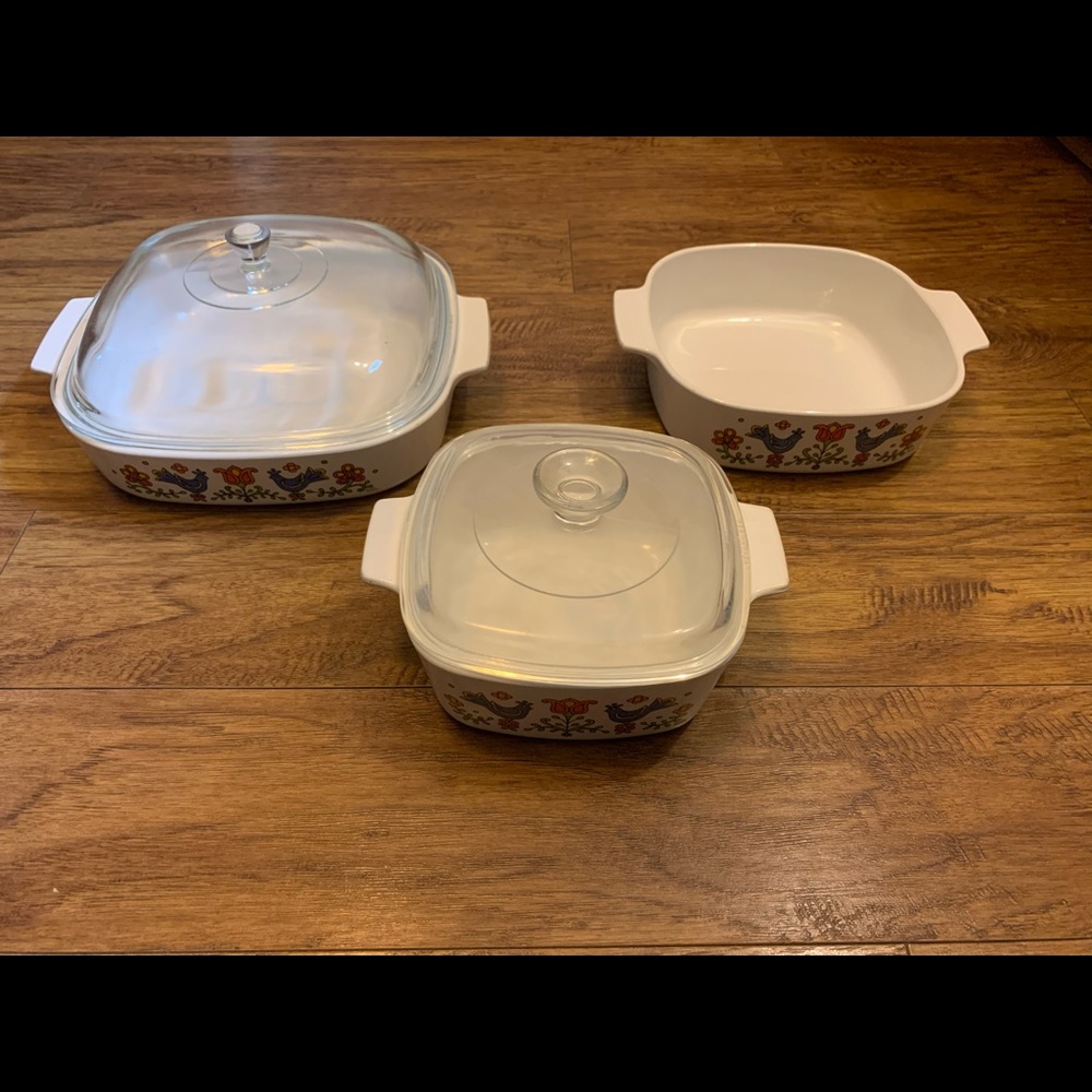 Vintage 1975 CorningWare ‘Country Festival’